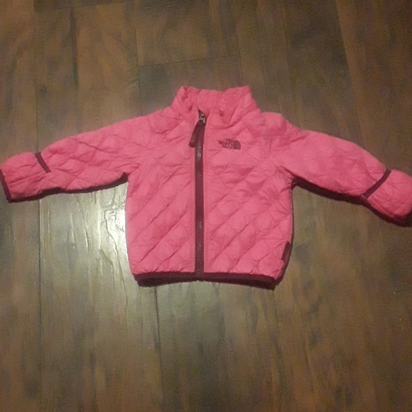 The North Face light pink wind breaker jacket - Picture 6 of 8